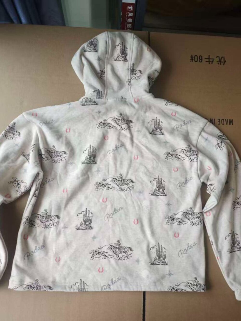 Ariat Women’s Logo Hoodie Pullover Sweatshirt Western Casual NWT | 2W11B13/14 - Picture 2 of 5